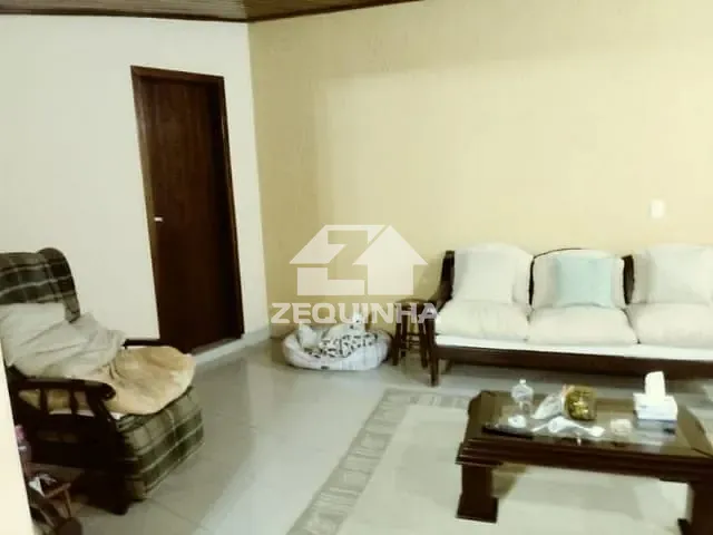 Casa com 355m² 4 quartos e 3 banheiros, à venda, no bairro Parque Continental em Sao Paulo