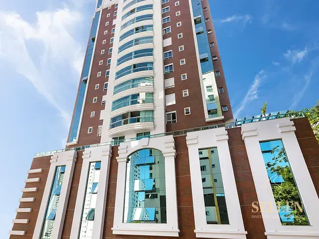 Apartamento com 130m² 3 quartos e 4 banheiros, à venda, no bairro Pioneiros em Balneário Camboriú