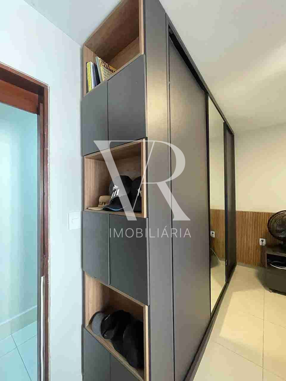 Apartamento à venda com 3 quartos, 97m² - Foto 2