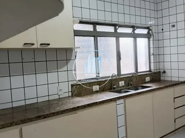 Apartamento com 277m² 4 quartos e 1 banheiro, para alugar, no bairro Centro em Pouso Alegre