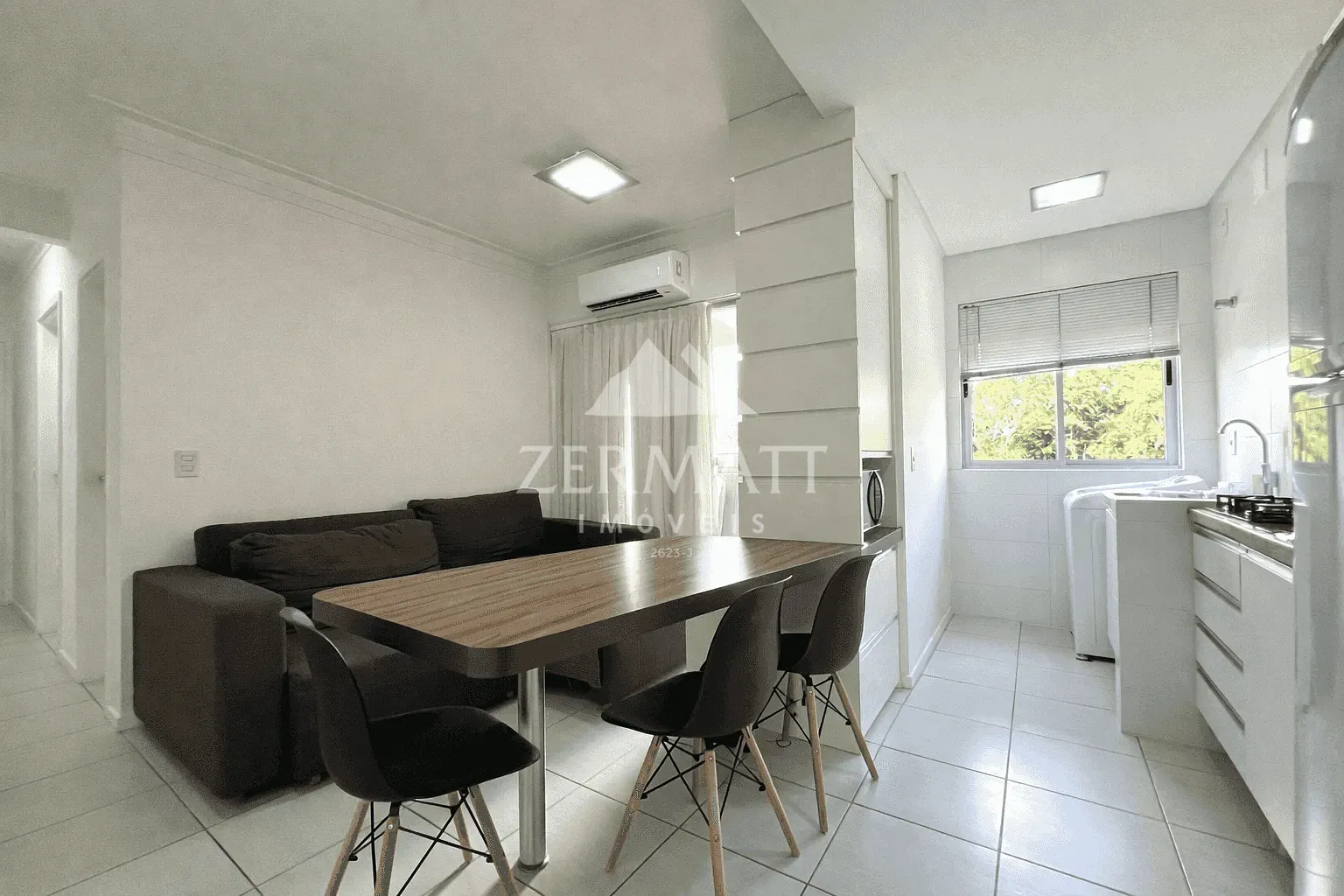Apartamento 2 Dormitórios - Andar Alto - Sol da Tarde - Itoupava Seca - Blumenau, SC — foto 2