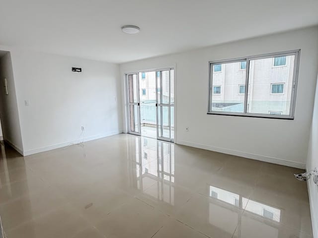 Apartamento 2 quartos e 2 banheiros, à venda, no bairro Praia Campista em Macaé