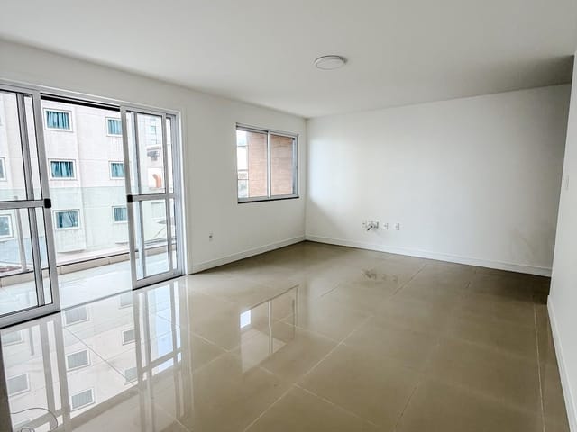 Apartamento 2 quartos e 2 banheiros, à venda, no bairro Praia Campista em Macaé