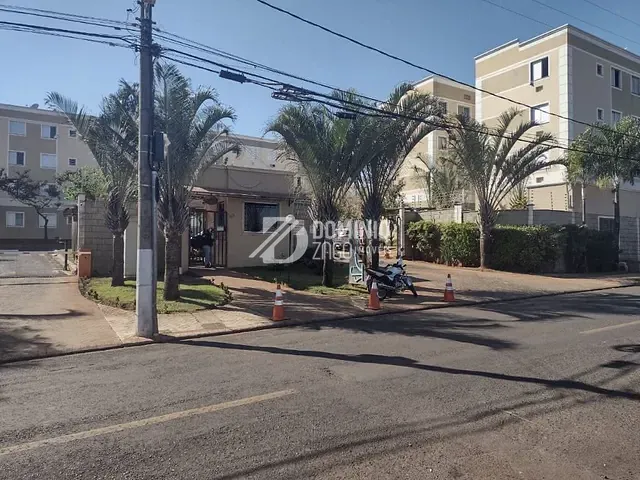 Apartamento com 49m² 2 quartos e 1 banheiro, à venda, no bairro Conjunto Pontal em Uberaba
