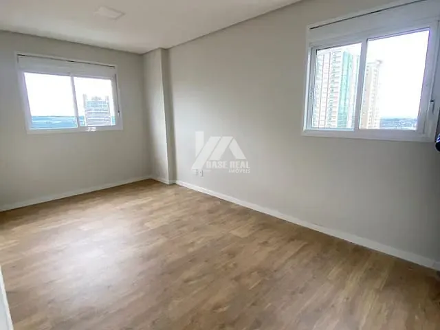 Apartamento com 164m² 3 quartos e 2 banheiros, à venda ou para alugar, no bairro Centro em Ponta Grossa