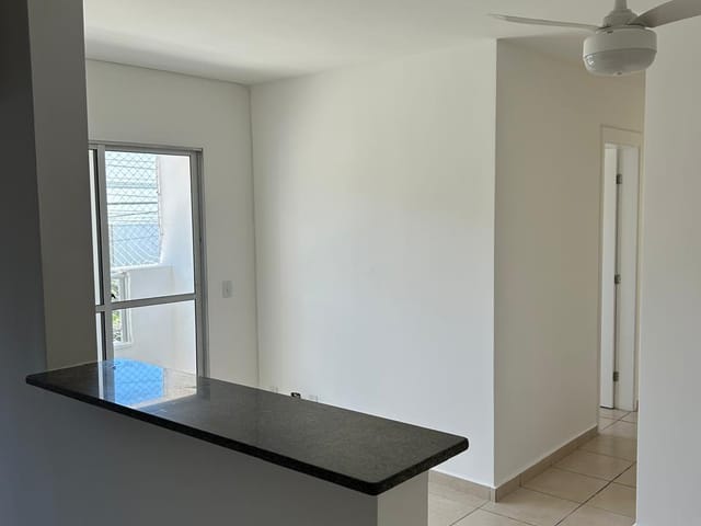 Apartamento 2 quartos e 2 banheiros, para alugar, no bairro Glória em Macaé