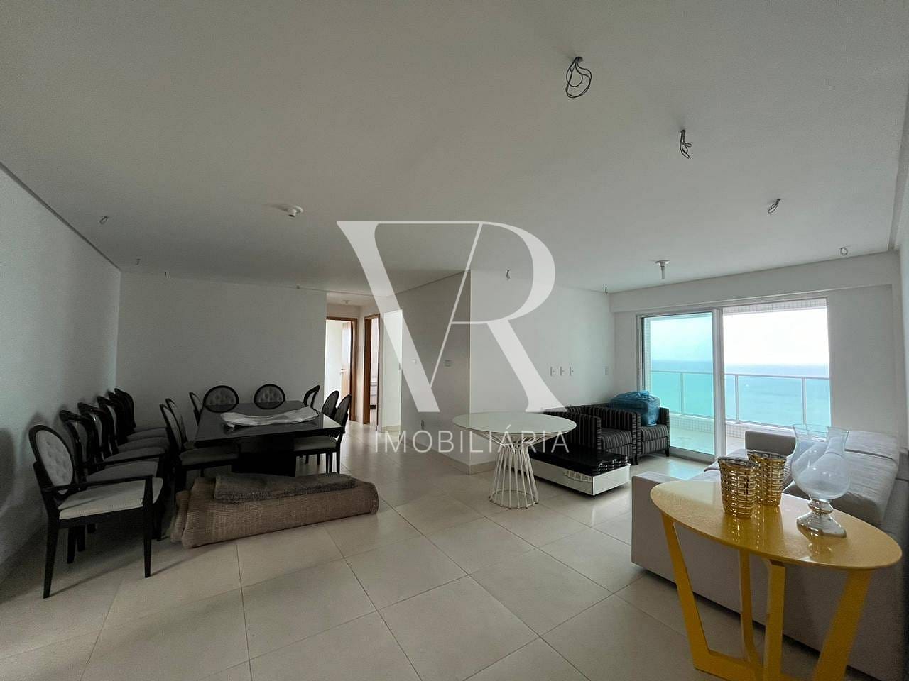 Apartamento à venda com 3 quartos, 109m² - Foto 2