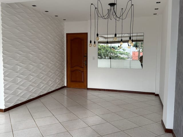 Apartamento 3 quartos e 2 banheiros, à venda ou para alugar, no bairro Cavaleiros em Macaé