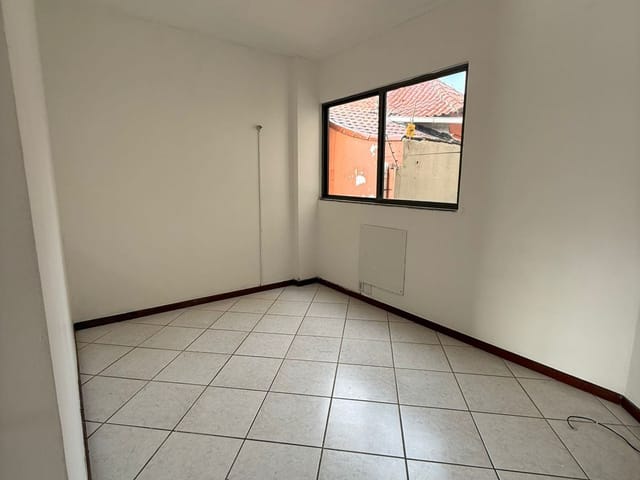Apartamento 3 quartos e 2 banheiros, à venda ou para alugar, no bairro Cavaleiros em Macaé