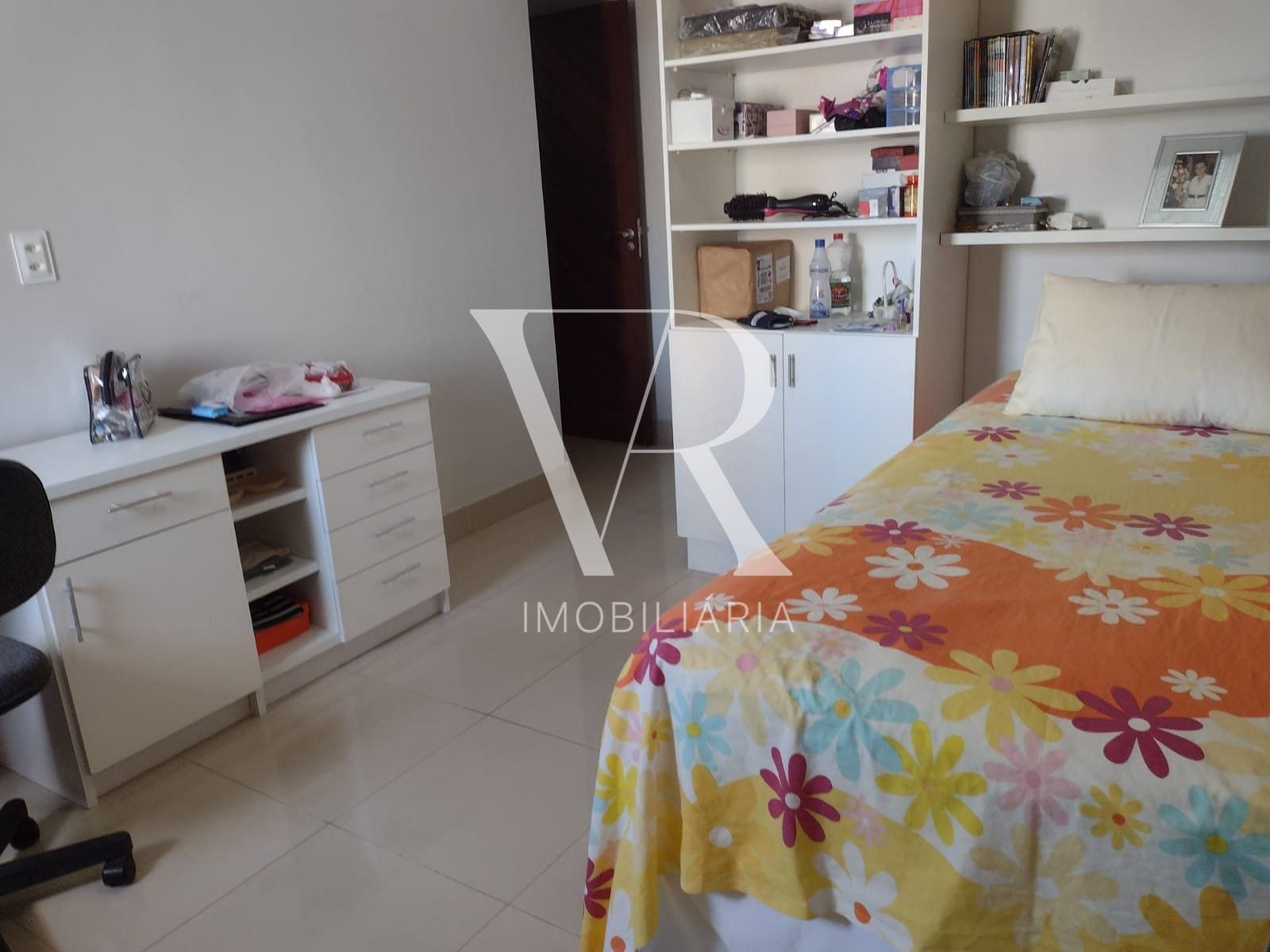 Apartamento à venda com 4 quartos, 197m² - Foto 3