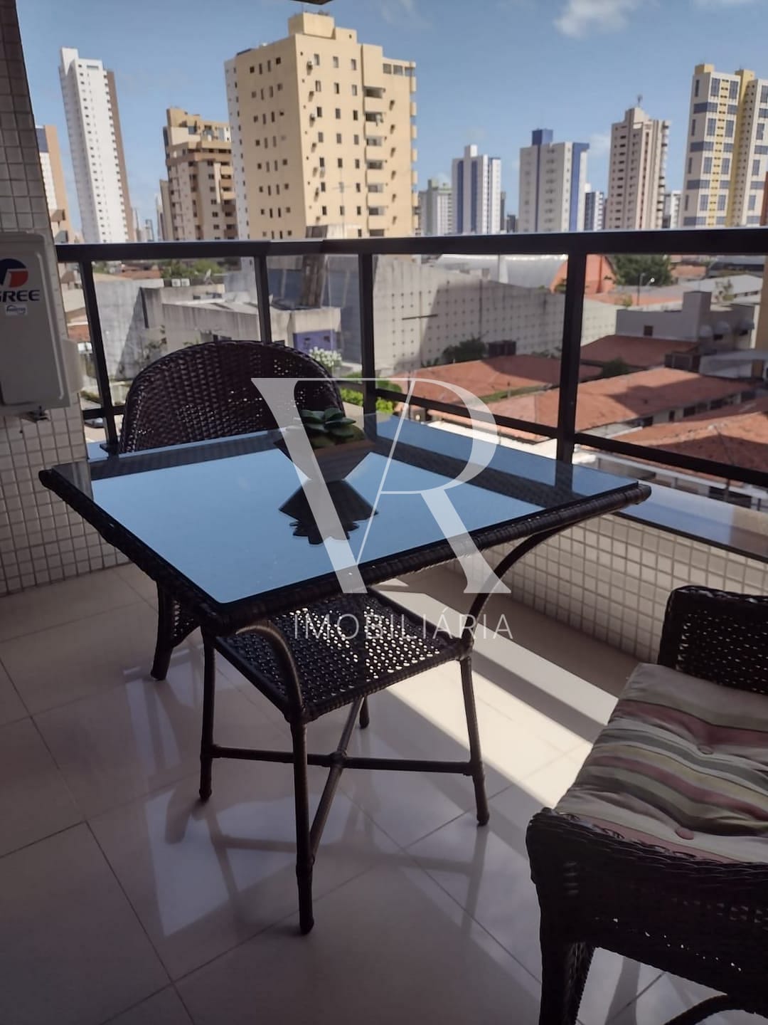 Apartamento à venda com 4 quartos, 197m² - Foto 4