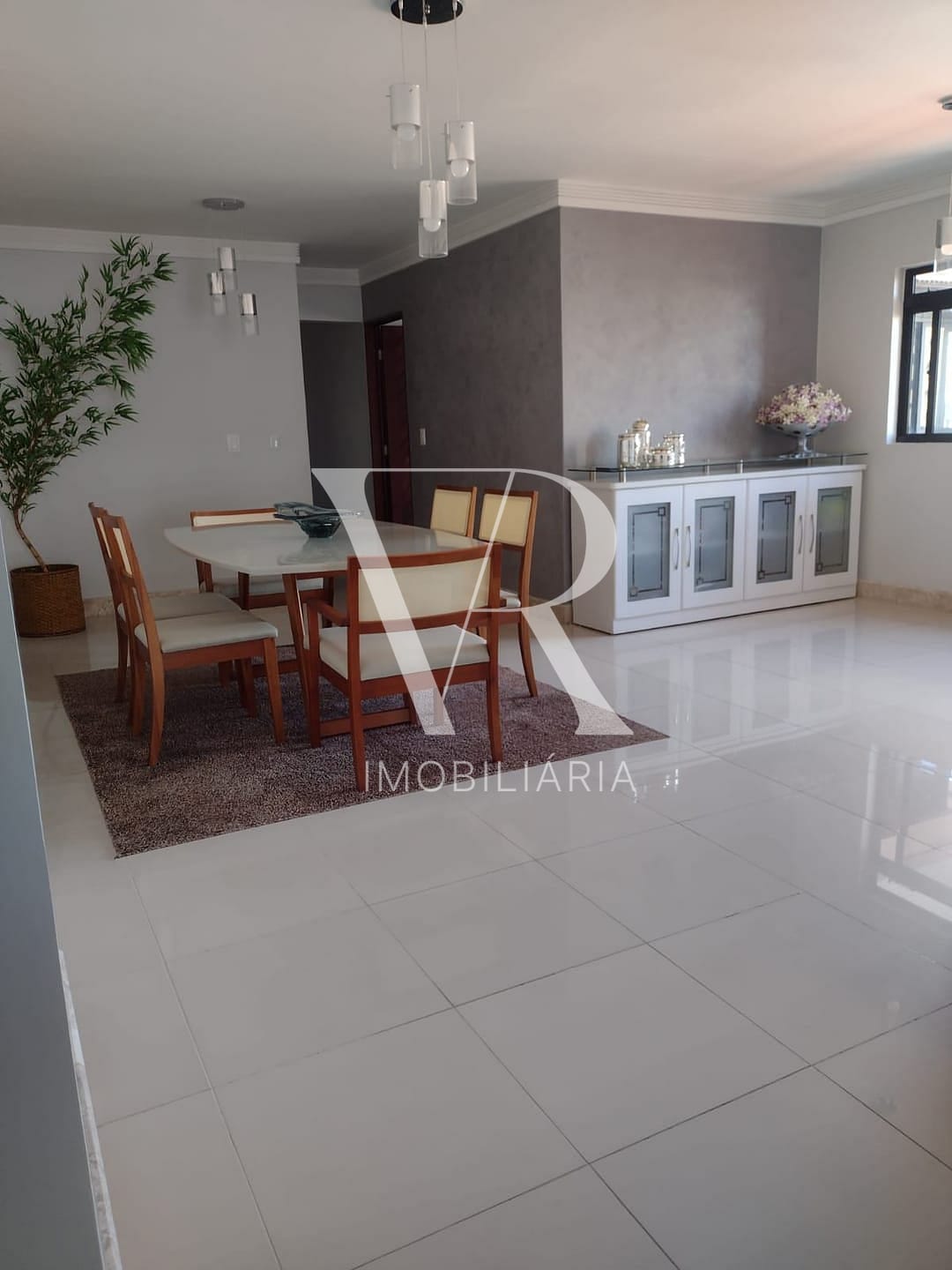 Apartamento à venda com 4 quartos, 197m² - Foto 1
