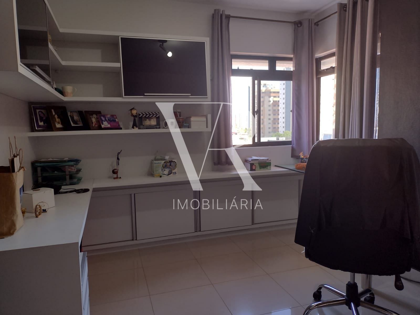 Apartamento à venda com 4 quartos, 197m² - Foto 5