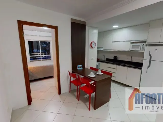 Apartamento 1 quarto e 1 banheiro, à venda, no bairro Centro em Curitiba