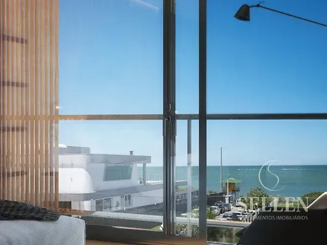 Apartamento com 402m² 4 quartos e 6 banheiros, à venda, no bairro Praia do Estaleiro em Balneário Camboriú