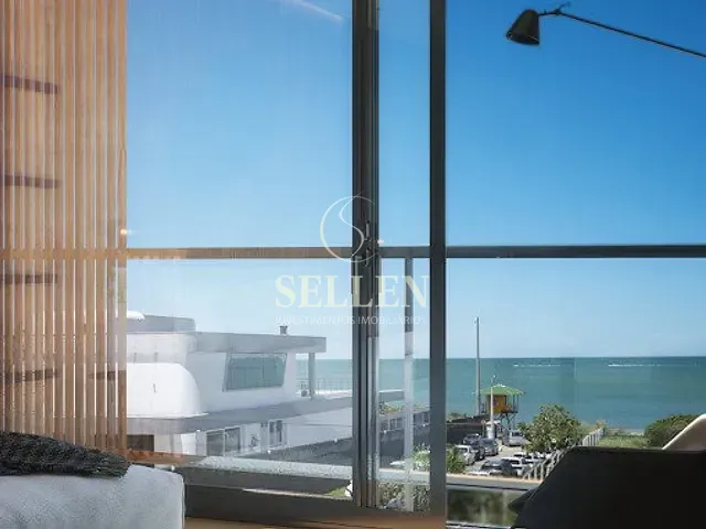 Apartamento com 402m² 4 quartos e 6 banheiros, à venda, no bairro Praia do Estaleiro em Balneário Camboriú