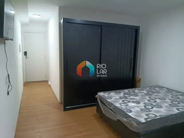 Apartamento com 40m² 1 quarto e 1 banheiro, para alugar, no bairro São Cristóvão em Rio de Janeiro