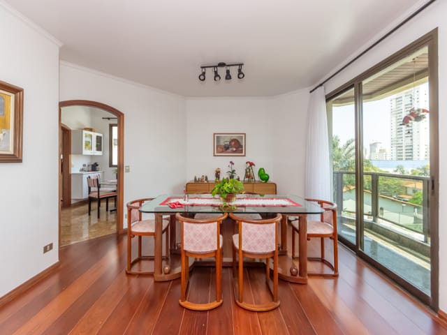 Apartamento com 1418m² 3 quartos e 4 banheiros, à venda, no bairro Campo Belo em São Paulo