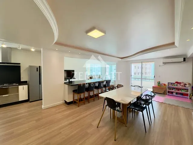 Apartamento com 251m² 3 quartos e 5 banheiros, à venda, no bairro Victor Konder em Blumenau