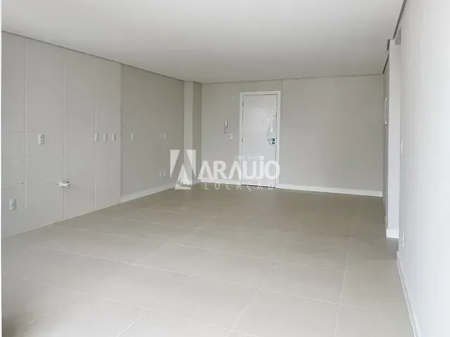 Apartamento 3 quartos e 2 banheiros, para alugar, no bairro Fiúza Lima em Itajaí