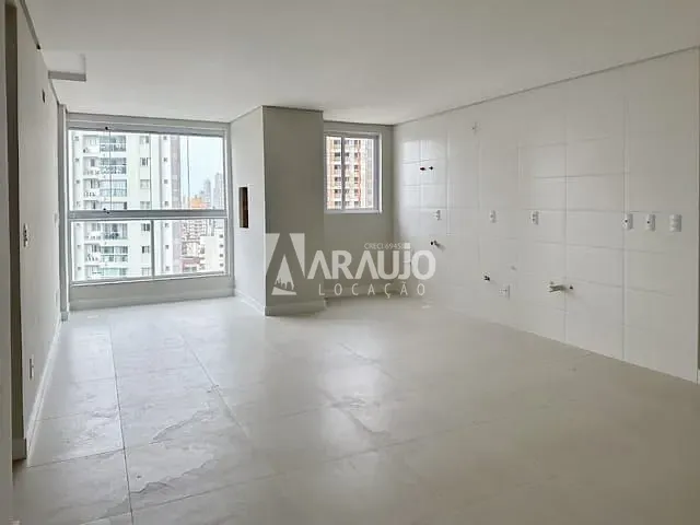 Apartamento 3 quartos e 2 banheiros, para alugar, no bairro Fiúza Lima em Itajaí