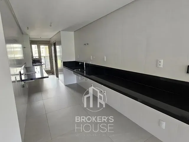 Apartamento com 205m² 4 quartos e 5 banheiros, à venda, no bairro Enseada do Suá em Vitória