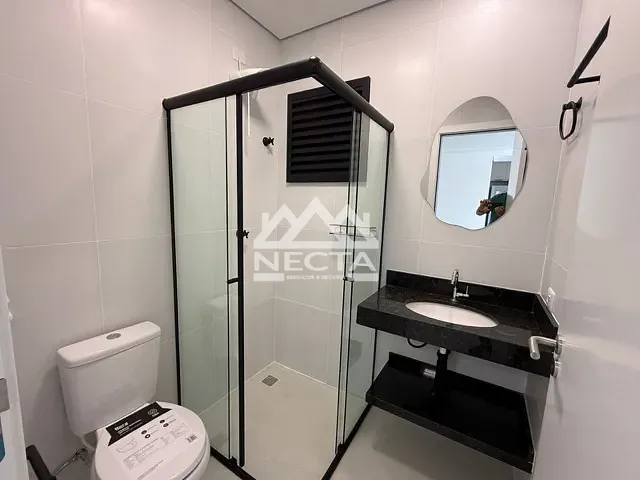 Apartamento com 56m² 1 quarto e 1 banheiro, para alugar, no bairro Parque Balneário Poiares em Caraguatatuba