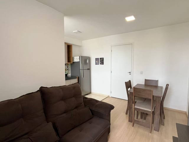 Apartamento 2 quartos e 1 banheiro, para alugar, no bairro Estação Rni em Goiânia