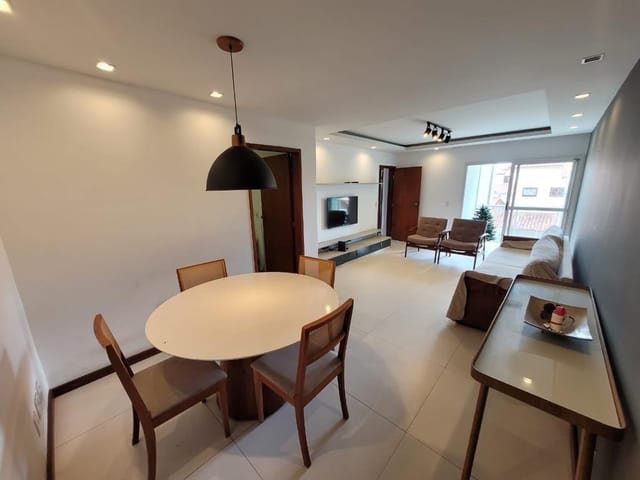 Apartamento 3 quartos e 2 banheiros, para alugar, no bairro Riviera Fluminense em Macaé
