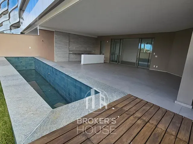Apartamento 4 quartos e 6 banheiros, à venda, no bairro Enseada do Suá em Vitória