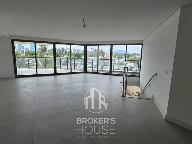 Apartamento 4 quartos e 6 banheiros, à venda, no bairro Enseada do Suá em Vitória