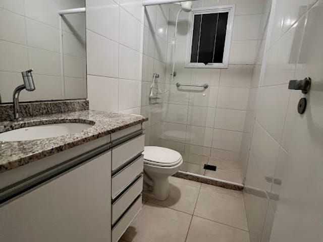 Apartamento 2 quartos e 2 banheiros, para alugar, no bairro Glória em Macaé