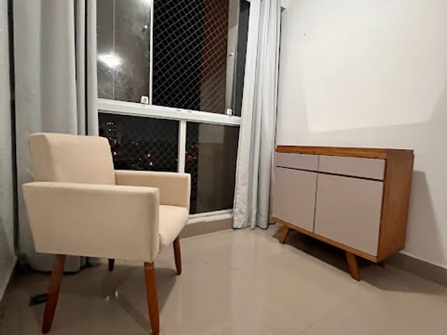 Apartamento 2 quartos e 2 banheiros, para alugar, no bairro Glória em Macaé