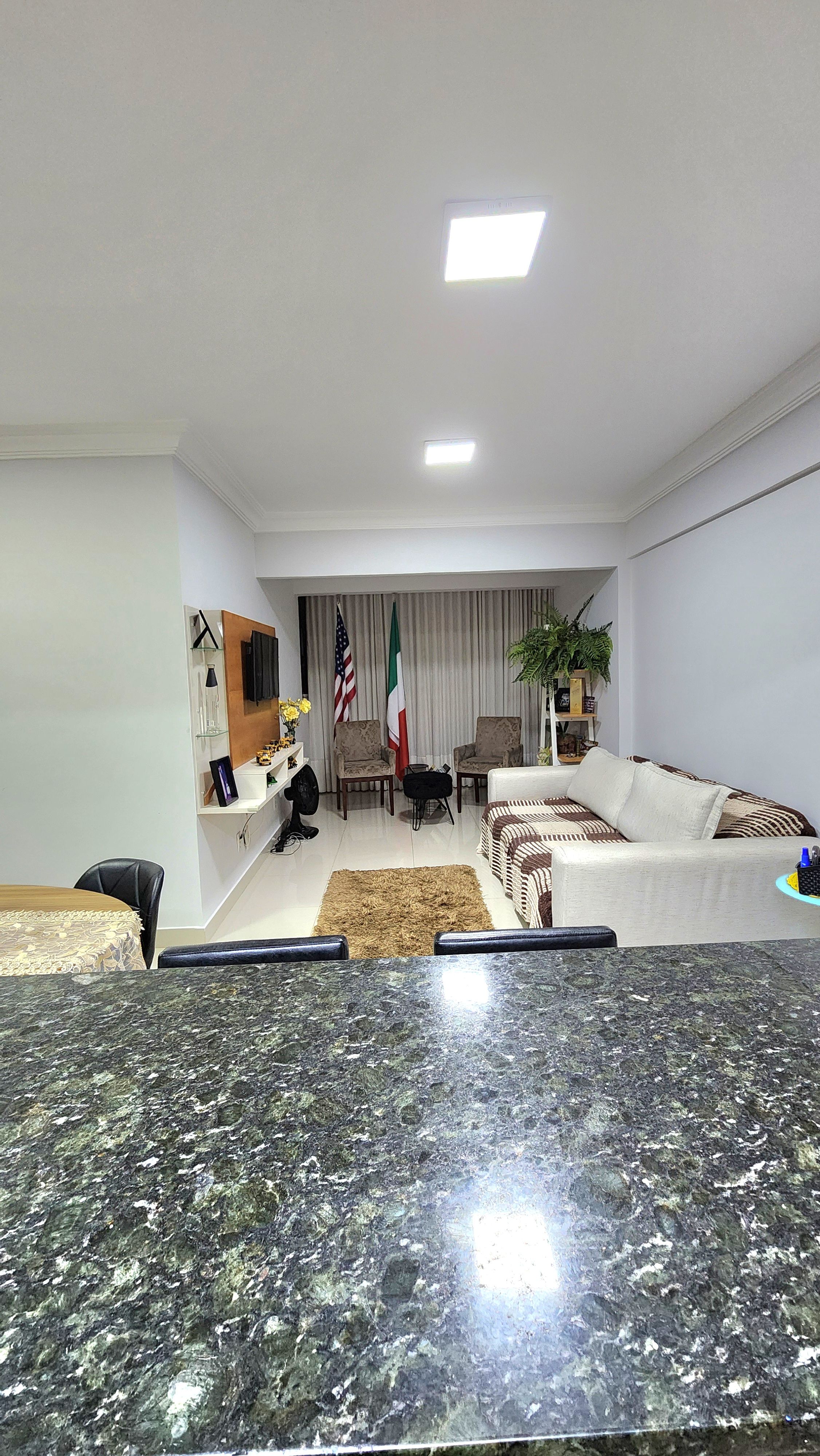 Apartamento semimobiliado à venda com 70 m², 2 quartos, 1 suíte, Alto da Glória, Goiânia, GO