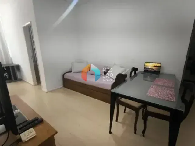 Apartamento 2 quartos e 2 banheiros, à venda, no bairro Copacabana em Rio de Janeiro