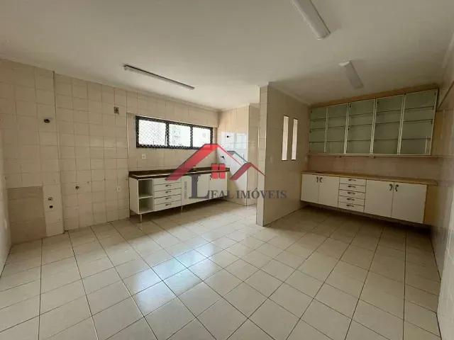 Apartamento com 405m² 4 quartos e 6 banheiros, à venda, no bairro Vila Bastos em Santo André