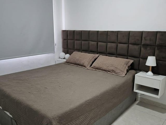 Apartamento 3 quartos e 2 banheiros, para alugar, no bairro Glória em Macaé
