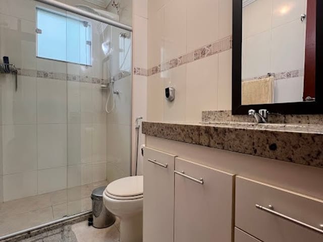 Apartamento 2 quartos e 1 banheiro, à venda, no bairro Granja dos Cavaleiros em Macaé