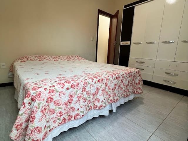 Apartamento 2 quartos e 1 banheiro, à venda, no bairro Granja dos Cavaleiros em Macaé