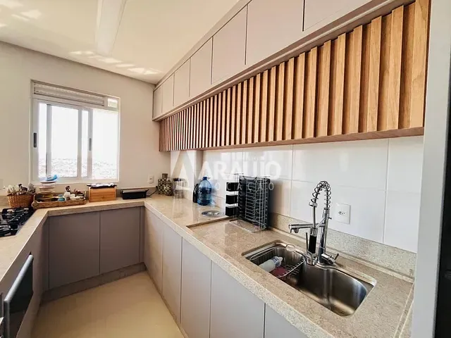 Apartamento 2 quartos e 2 banheiros, para alugar, no bairro Centro em Navegantes