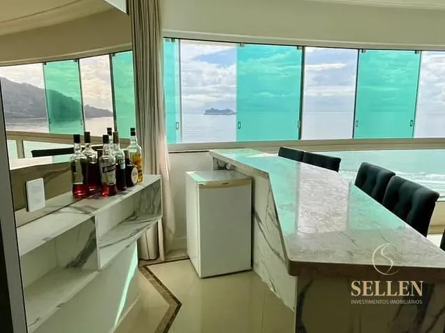 Apartamento 4 quartos e 5 banheiros, à venda, no bairro Centro em Balneário Camboriú
