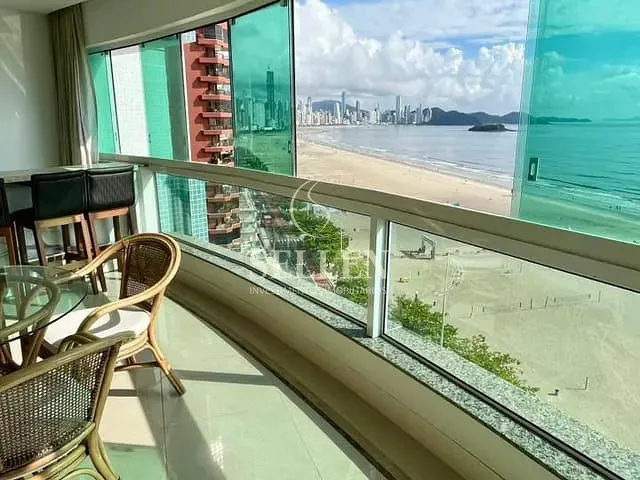 Apartamento 4 quartos e 5 banheiros, à venda, no bairro Centro em Balneário Camboriú