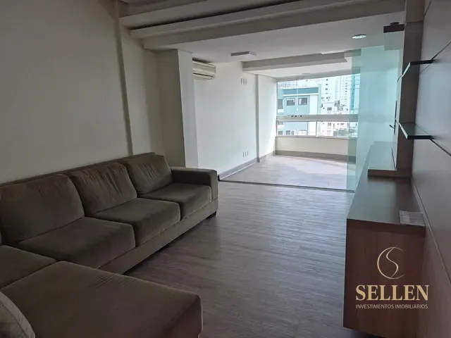Apartamento com 196m² 3 quartos e 2 banheiros, à venda, no bairro Centro em Balneário Camboriú