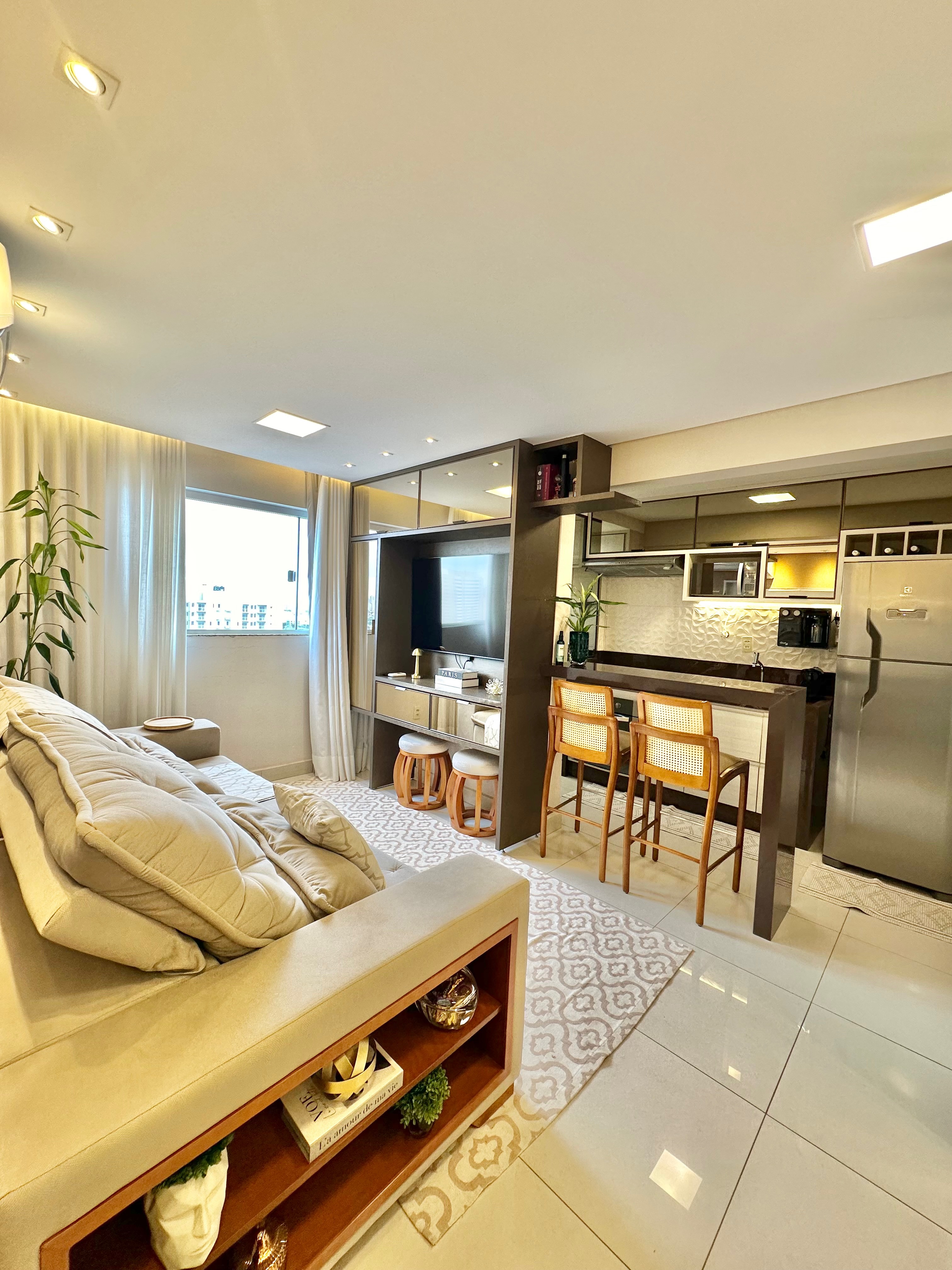 Apartamento à venda no Residencial Lourenzzo Village de 58m² com 2 quartos sendo 1 suíte na  Vila Rosa, Goiânia, GO