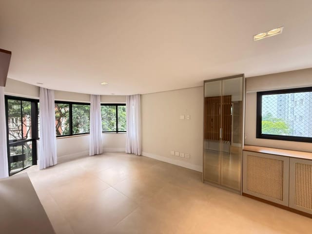 Apartamento com 142m² 4 quartos e 4 banheiros, à venda, no bairro Moema em São Paulo
