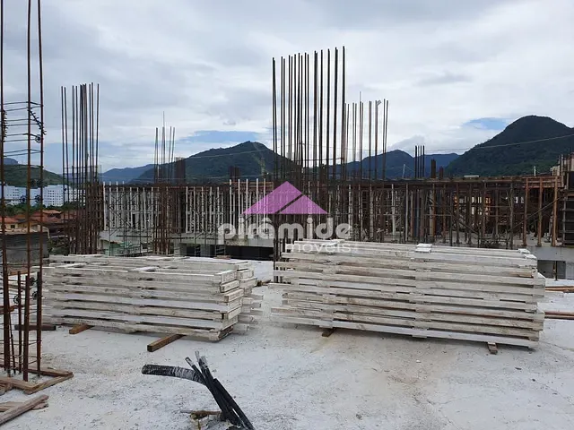 Apartamento com 85m² 2 quartos e 2 banheiros, à venda, no bairro Martim de Sá em Caraguatatuba