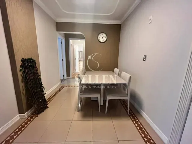 Apartamento 2 quartos e 2 banheiros, para alugar, no bairro Centro em Balneário Camboriú