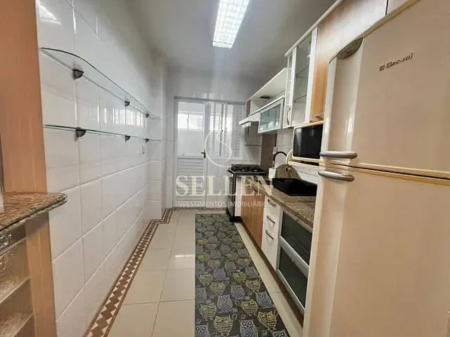 Apartamento 2 quartos e 2 banheiros, para alugar, no bairro Centro em Balneário Camboriú