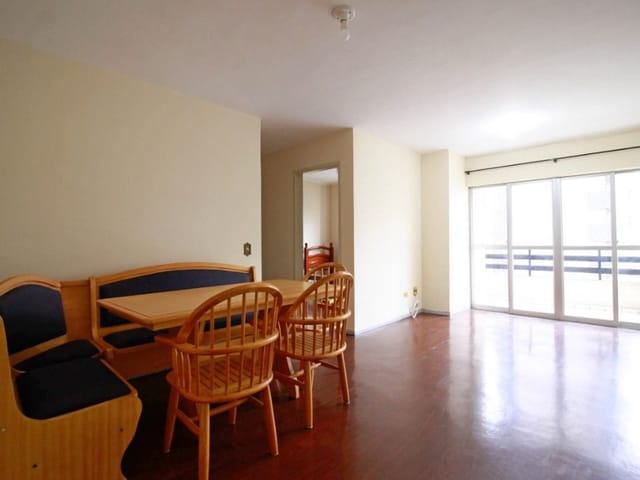 Apartamento 2 quartos e 2 banheiros, para alugar, no bairro Bigorrilho em Curitiba