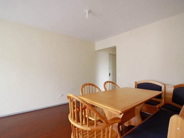 Apartamento 2 quartos e 2 banheiros, para alugar, no bairro Bigorrilho em Curitiba